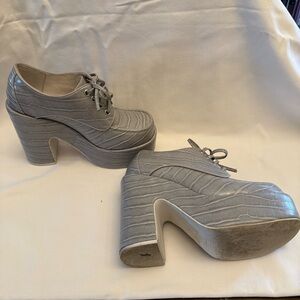 Jeffrey Campbell Light Gray Patent Leather Platform Lace-Up Heels